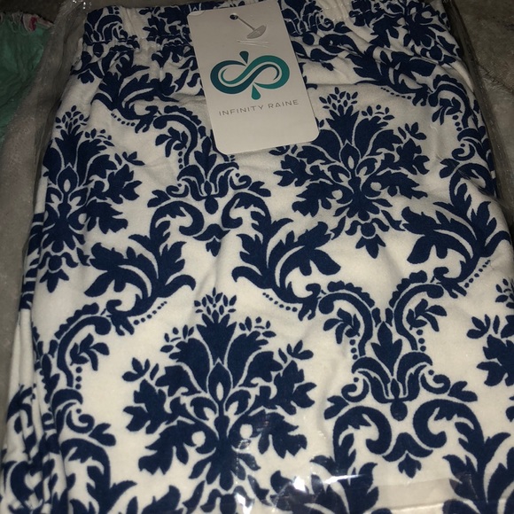 💜LEGGINGS💜 NWT - Picture 2 of 4